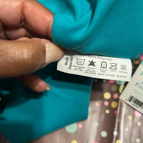 New Lot of Two - 42” x 19” FreshFit Teal Color Microfiber Fitness Towel - Picture 4 of 5